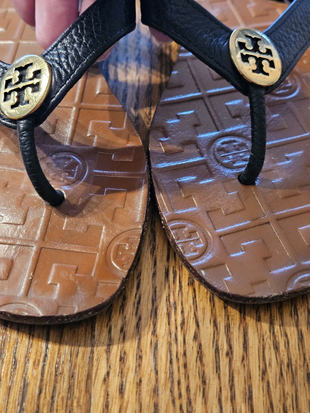 Tory Burch Black Leather Logo Strap Sandals with Gold Medallions - Picture 3 of 6
